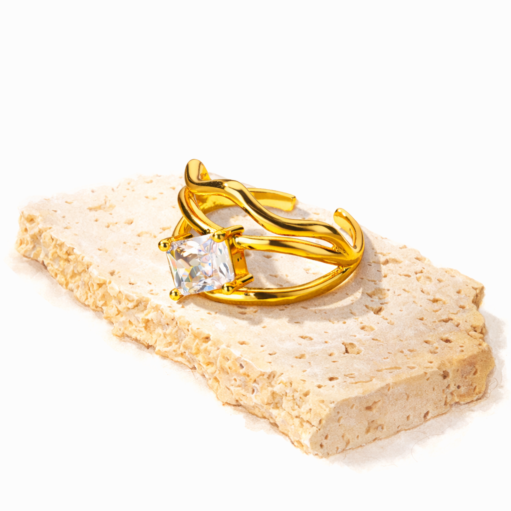 Layali Wave Ring